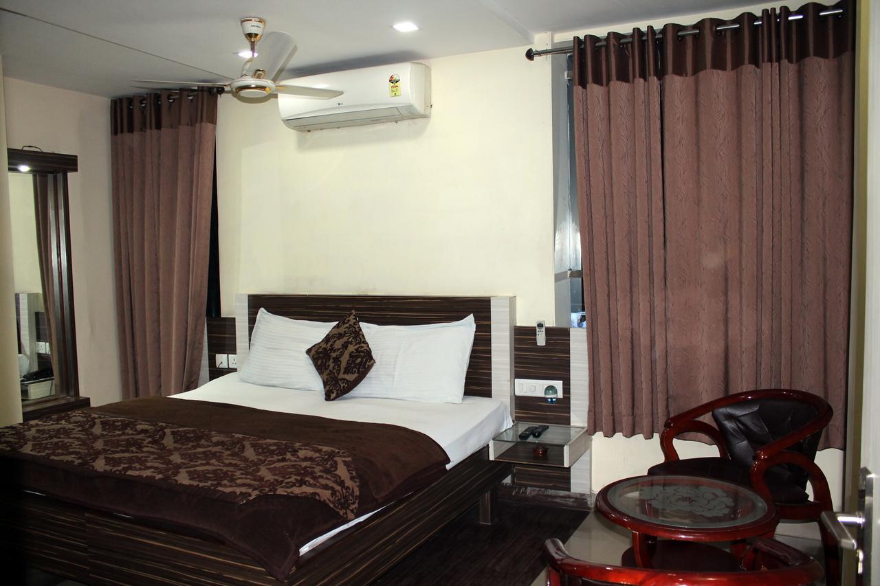 Hotel Swayam Jabalpur Exterior foto