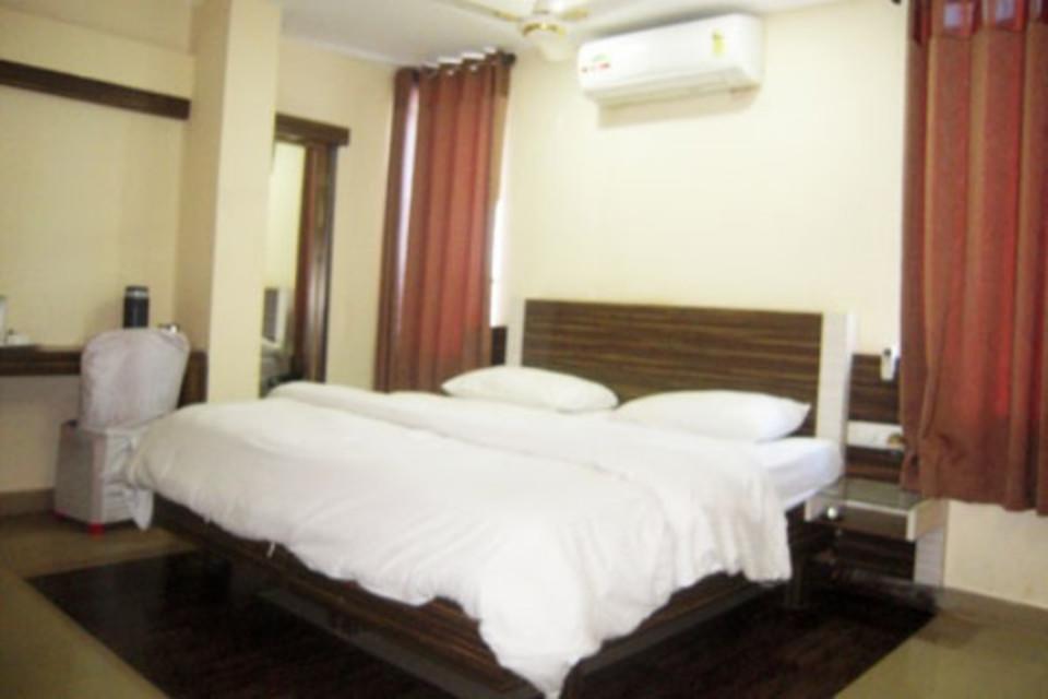 Hotel Swayam Jabalpur Zimmer foto